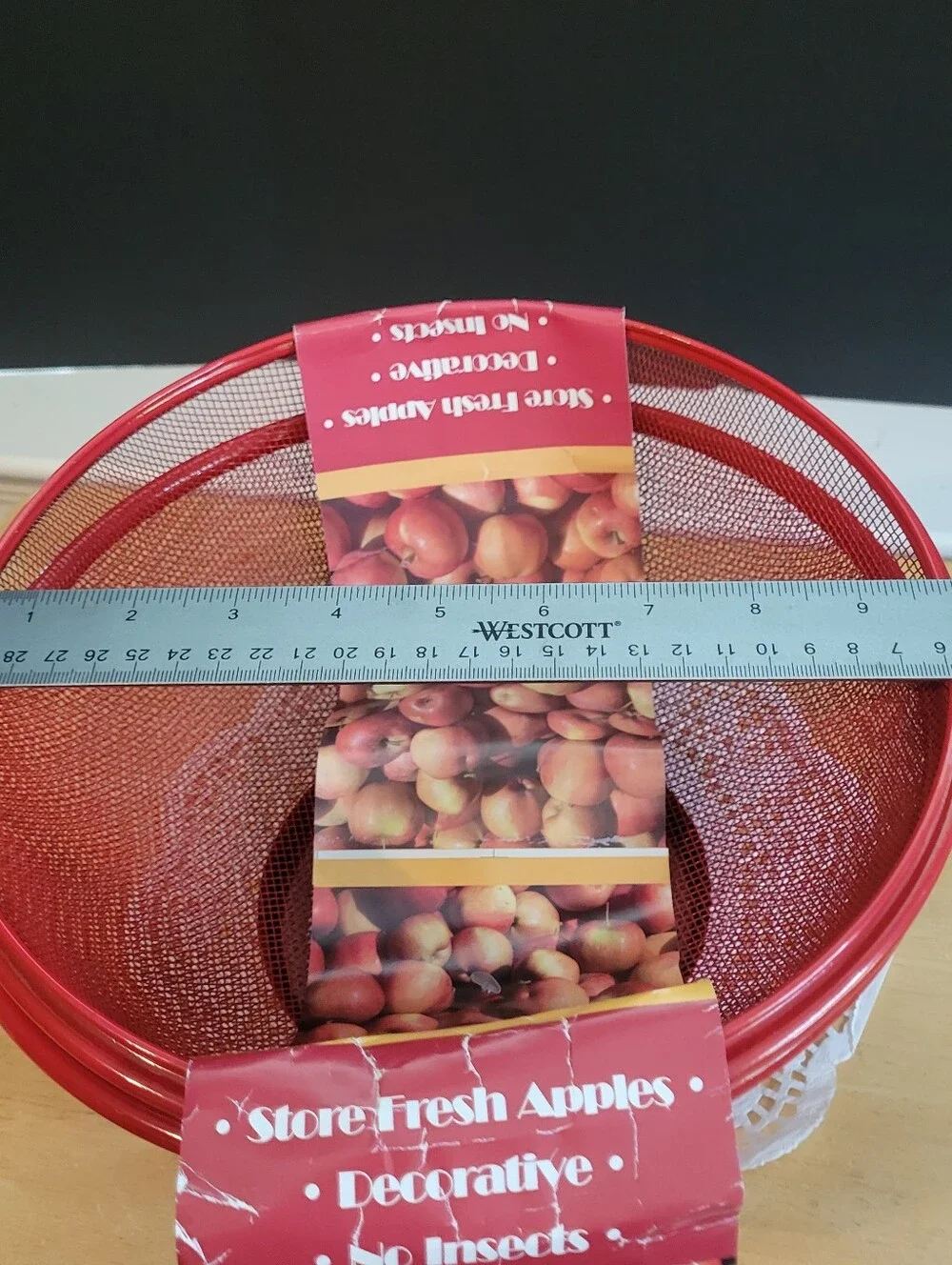 Apple-Shaped Plastic Mesh Fruit Basket w/ Lid, Free Standing, Large 9in Red. NEW